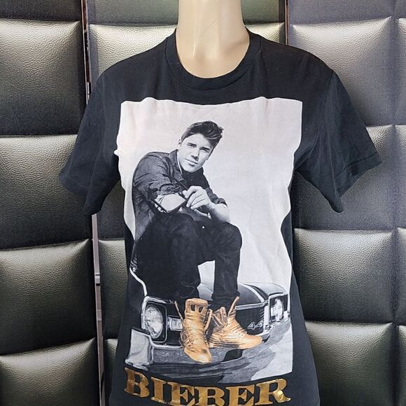 Justin Bieber tshirt    - Picture 1 of 5